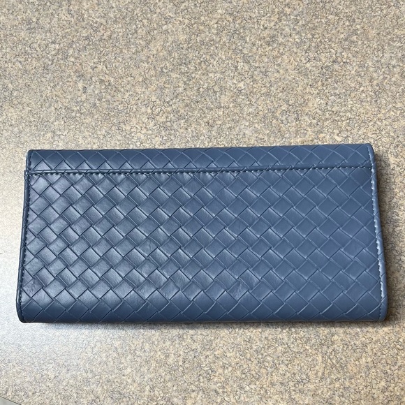 Beautiful ‘Designer Inspired’ Tri-Fold Wallet in Gorgeous Slate Blue Color NWOT - Picture 3 of 16